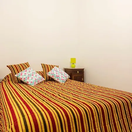 Charm @ The Very Heart Of * ליסבון