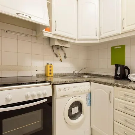 Charm @ The Very Heart Of ליסבון